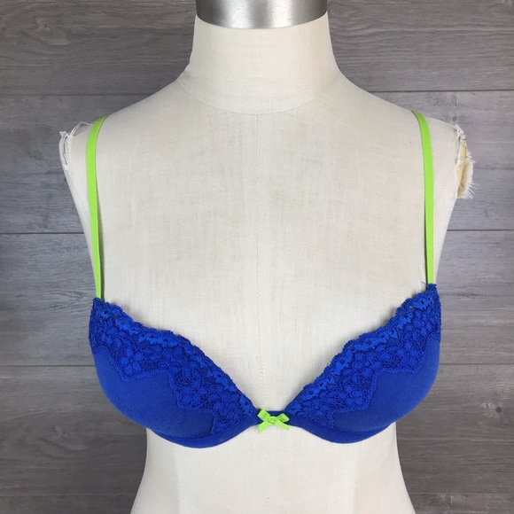 Gilly Hicks Other - Gilly Hicks Women’s Push Em Up Plunge Bra